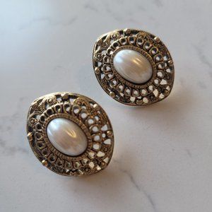 Avon Vintage Drop Earrings Gold Tone Faux Pearl Oval Filigree Baroque